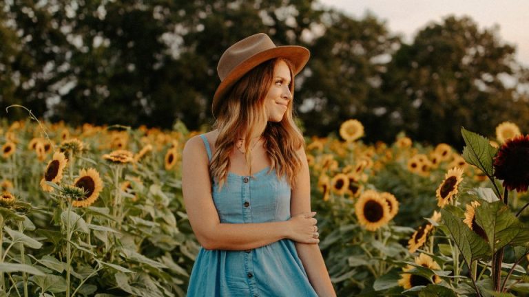 woman curious about the top 7 pregnancy symptoms